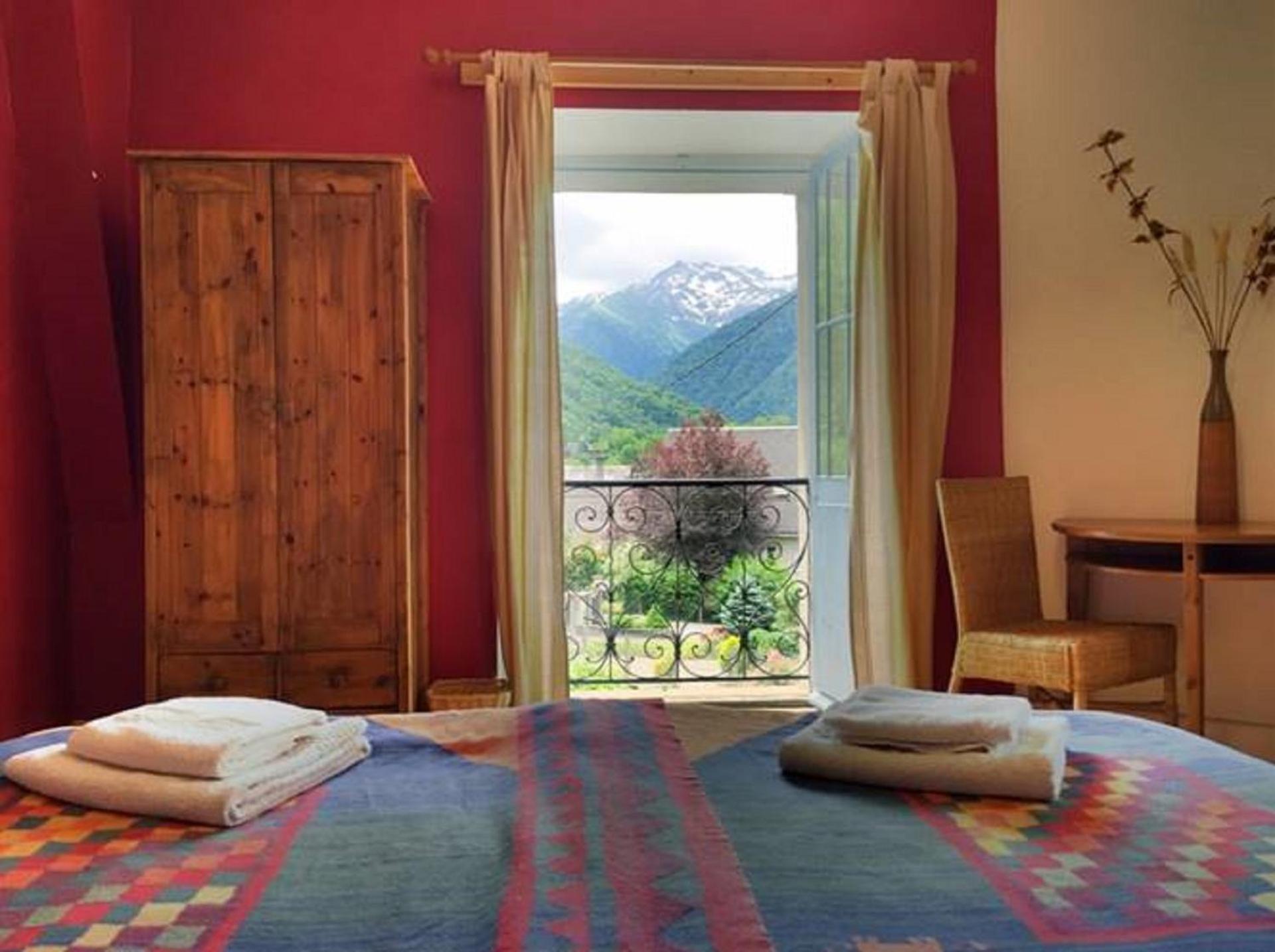 Bed and Breakfast Papilio Montauban-de-Luchon Екстер'єр фото